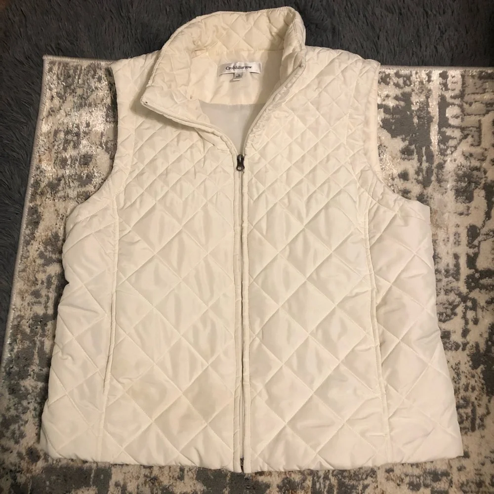 Women's Croft & Barrow Quilted Vest / size L / winter white color - Picture 2 of 9